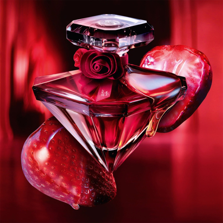 La Nuit Trésor Rouge Drama Eau de Parfum Intense