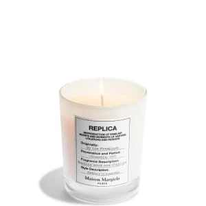 REPLICA By The Fireplace Bougie Parfumée Boisée Épicée REPLICA By The Fireplace Bougie Parfumée Boisée Épicée