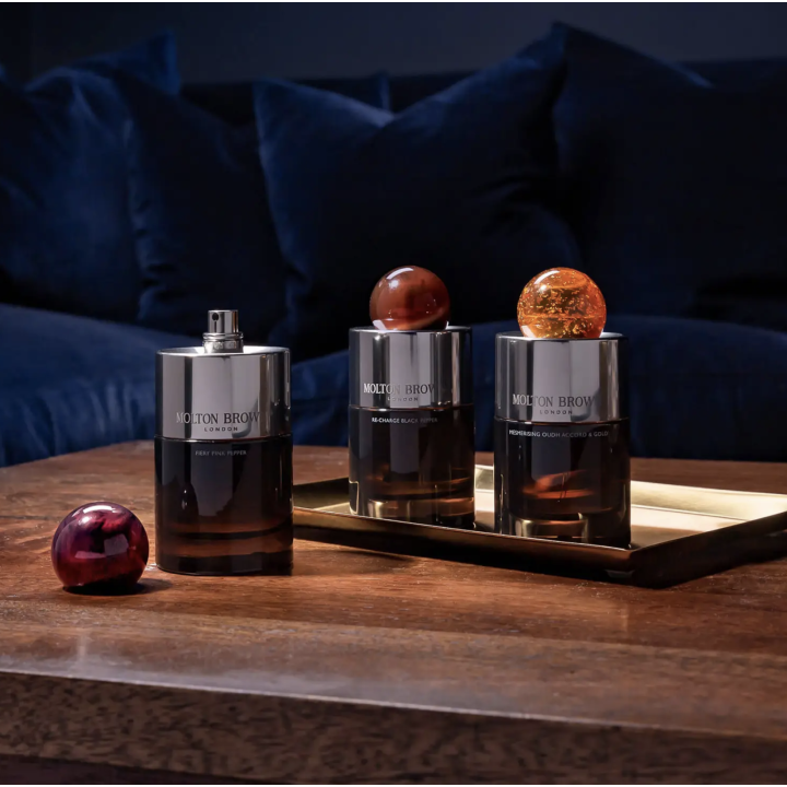 Mesmerising Oudh Accord & Gold Eau de Parfum