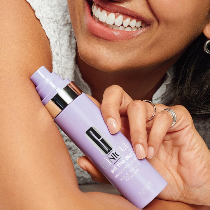 Set The Day™ Spray Fixateur de Maquillage
