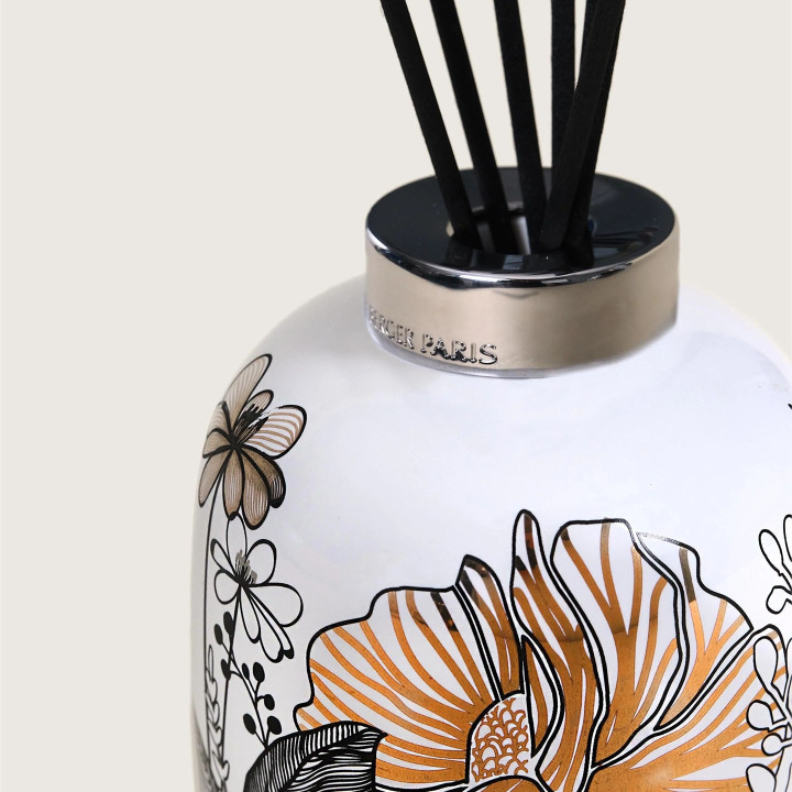Porcelaine Blanche Végétale Bouquet Parfumé
