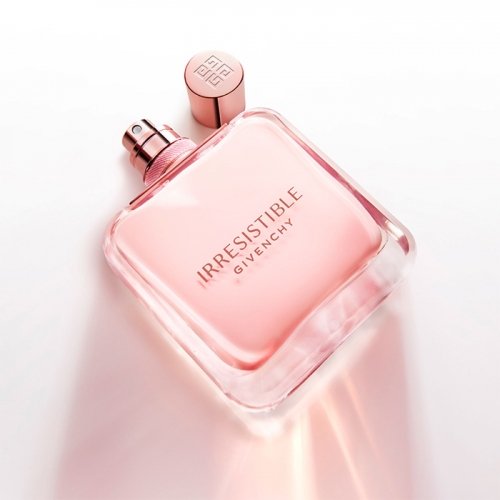 Irresistible Givenchy Rose Velvet, un Parfum de Tendresse