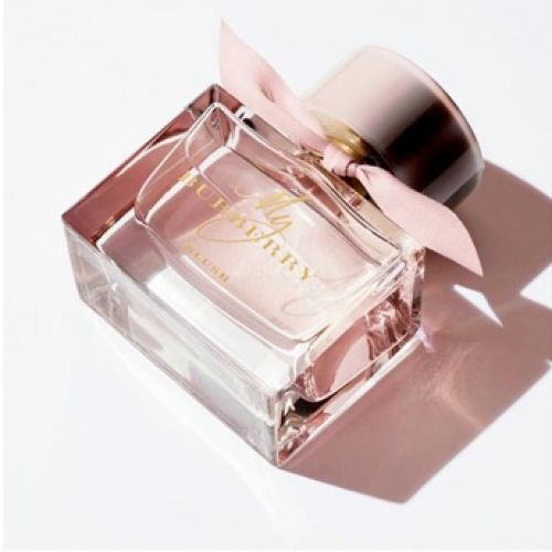 My Burberry Blush BURBERRY, l'ode florale aux jardins anglais 